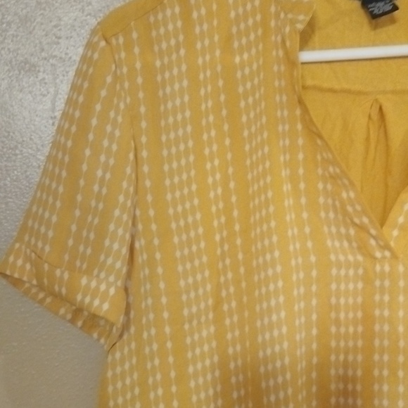 Women blouse - Picture 3 of 4